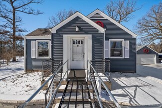0S654 Winfield Rd, Winfield, IL 60190