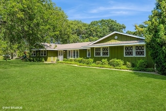 6110 Giant Oaks Rd, Wonder Lake, IL 60097