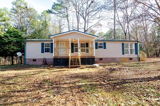 1415 Smith Woods Ln, Hickory Grove, SC 29717