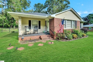 107 Forest Dr, Laurens, SC 29360