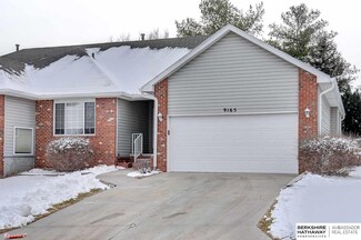9165 Laurel Plaza, Omaha, NE 68134