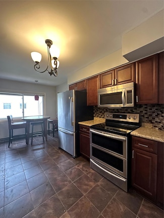 3666 Illona Ln, Oceanside, NY 11572