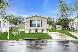 6 Rabbit Ct, Whiting, NJ 08759
