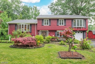 158 Fieldcrest Rd, Parsippany, NJ 07054