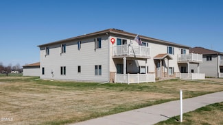 872 San Angelo Dr Unit 3, Bismarck, ND 58504