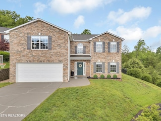 2504 Forest Valley Ln, Knoxville, TN 37931