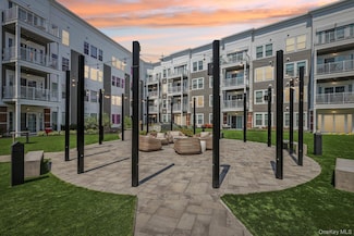 75 E Hoffman Ave Unit 1036, Lindenhurst, NY 11757