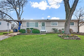 1350 Bobolink Dr, Florissant, MO 63031