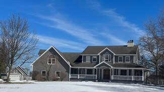 11 Northview Dr, Latham, NY 12110