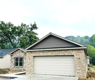 291 Haley Cir, Weirton, WV 26062