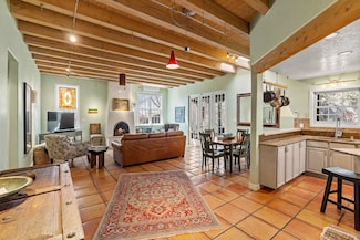 1060 Calle Carmilita, Santa Fe, NM 87505
