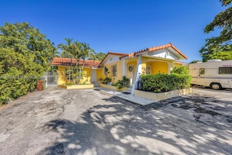 471 SE 6th St, Hialeah, FL 33010