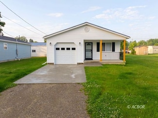 17 W 2nd St, the Plains, OH 45780