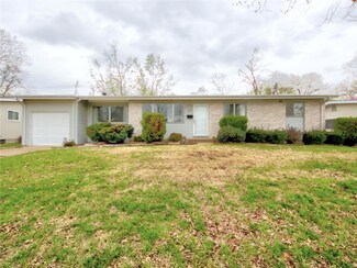 265 Falcon Dr, Florissant, MO 63031
