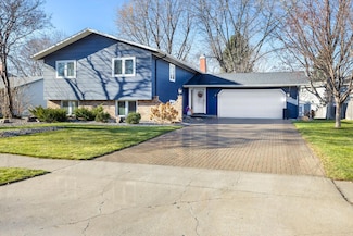 1737 Park Blvd S, Fargo, ND 58103