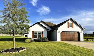 792 Mimosa Ln, Franklin, TX 77856