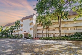 12524 Shoreline Dr Unit H104, Wellington, FL 33414