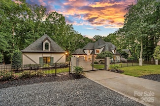 10300 Sweetleaf Place, Charlotte, NC 28278