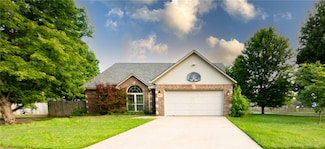 1813 SW Pine Ave, Bentonville, AR 72712