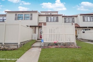 10 Alcott St, Staten Island, NY 10312