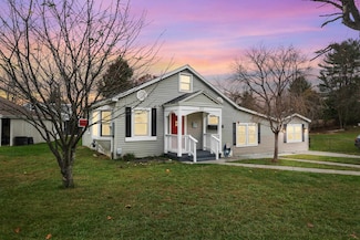 821 12th St, Radford, VA 24141