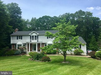 115 Smoke Rise Dr, Warren, NJ 07059