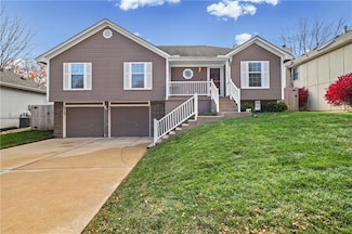 404 NE Virginia Ct, Blue Springs, MO 64014