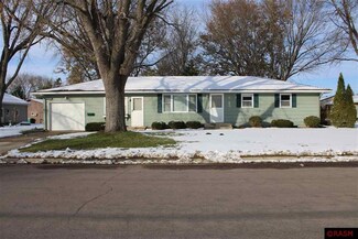 837 837 Turril St, Le Sueur, MN 56058