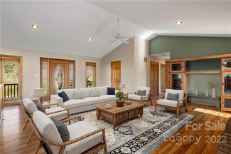 290 Cody Rd, Marshall, NC 28753