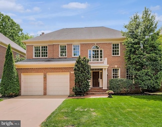 1916 Armand Ct, Falls Church, VA 22043