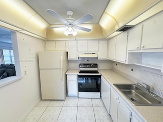 379 Saxony H Unit 379, Delray Beach, FL 33446