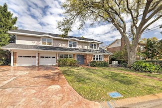 1110 Harbor View Dr, Galveston, TX 77550