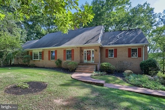 16 Beaver Rd, Hershey, PA 17033