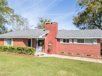 204 E Third St, Long Beach, MS 39560