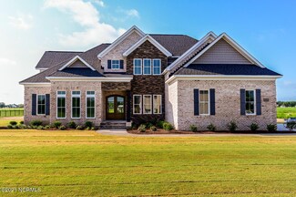 1411 Autumn Lakes Dr, Grimesland, NC 27837