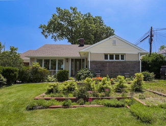 215-28 Peck Ave, Flushing, NY 11364