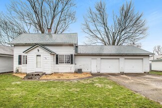 210 W Walnut St, Millersburg, IN 46543