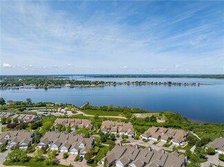 71 Starboard Dr Unit 170, Tiverton, RI 02878
