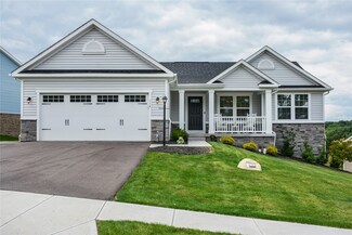 114 Burnside Dr, Zelienople, PA 16063