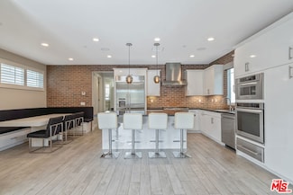 12860 S Seaglass Cir, Los Angeles, CA 90094