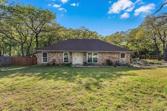120 Southwinds Dr, Weatherford, TX 76087