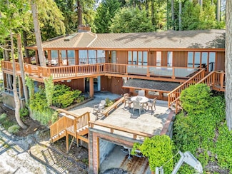 1678 NE Jacobson Rd, Poulsbo, WA 98370