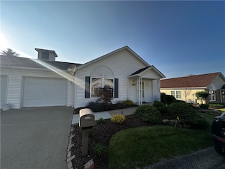 207 Village Ct, Washington, PA 15301