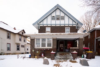 920 S Maple Ave, Freeport, IL 61032