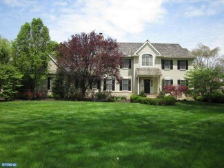 1327 Fieldpoint Dr, West Chester, PA 19382