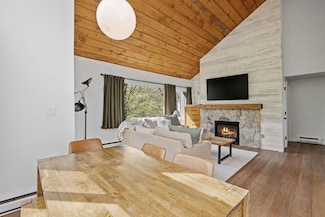 28 Fox Run Rd Unit 1 & 2, Lincoln, NH 03251