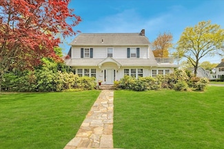 5 Tunstall Rd, Scarsdale, NY 10583