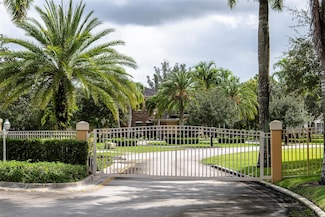 9920 Winding Ridge Ln, Davie, FL 33324