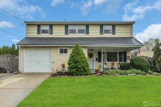 16 Calvin Ct, Old Bridge, NJ 08857