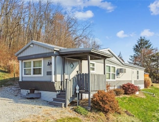 5018 Gilbert St, Luxor, PA 15662
